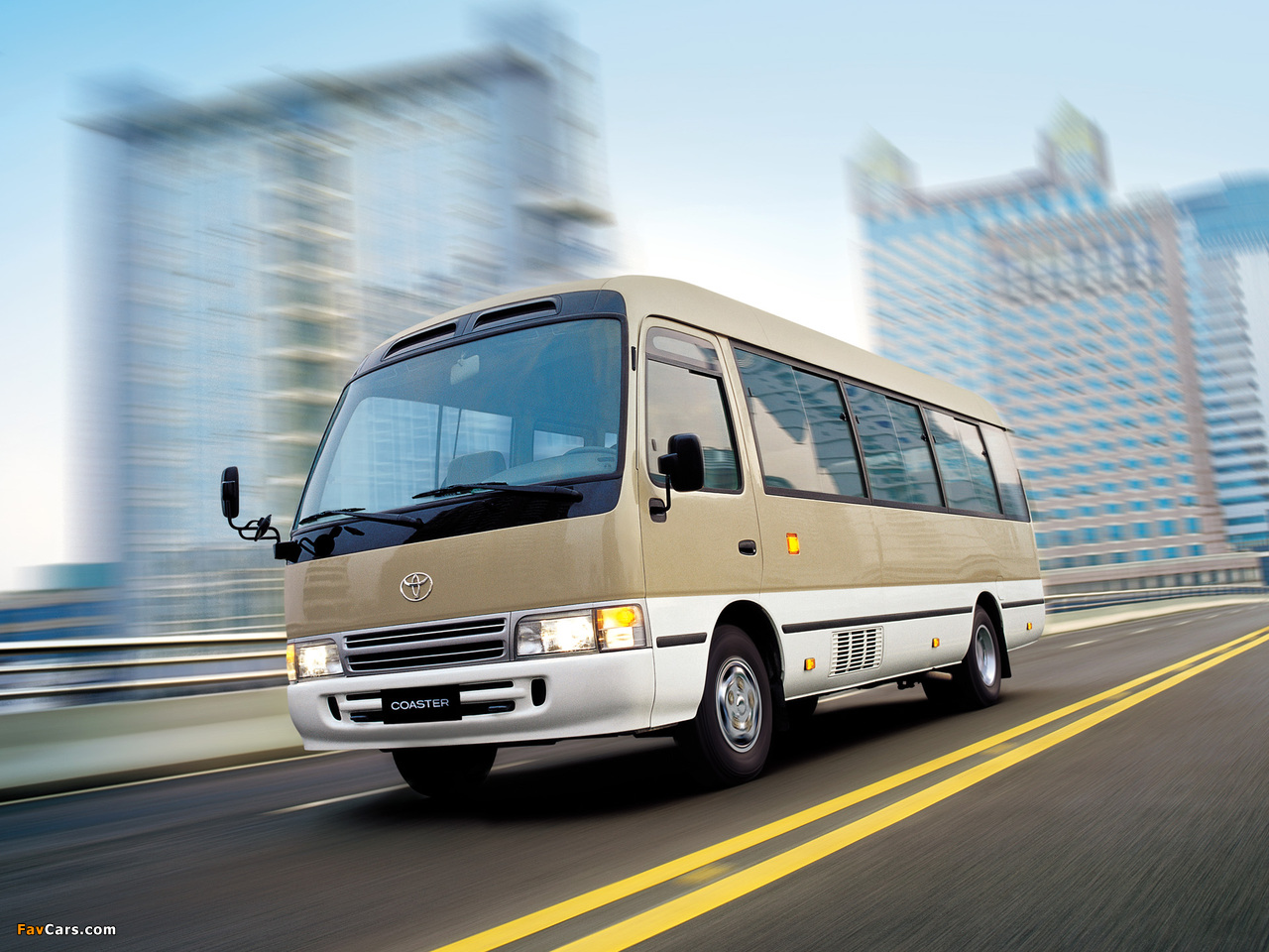 Images of Toyota Coaster (B50) 2001–07 (1280 x 960)