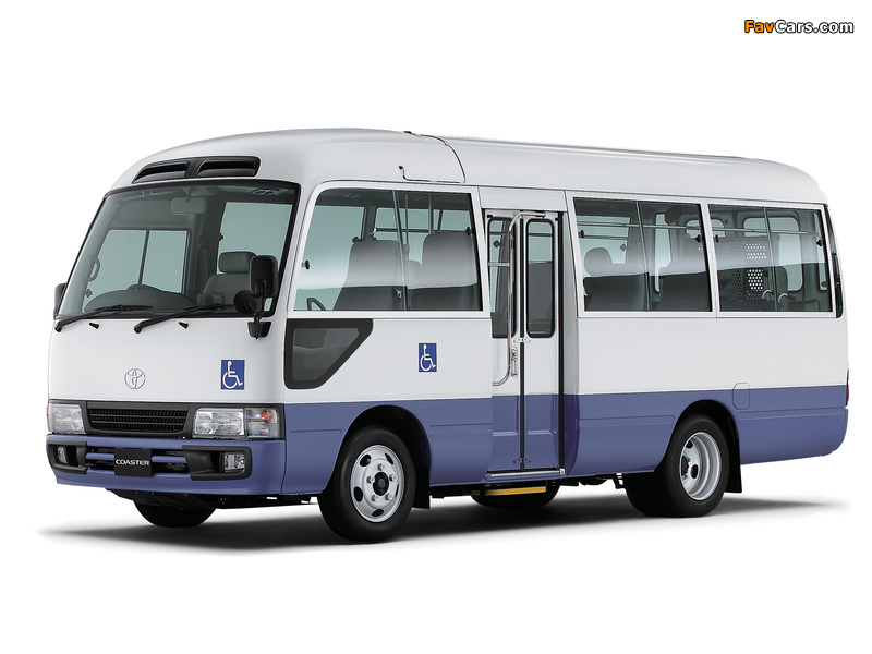 Images of Toyota Coaster JP-spec (B40) 2001–07 (800 x 600)