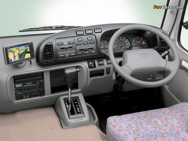 Photos of Toyota Coaster JP-spec (B50) 2007 (640 x 480)