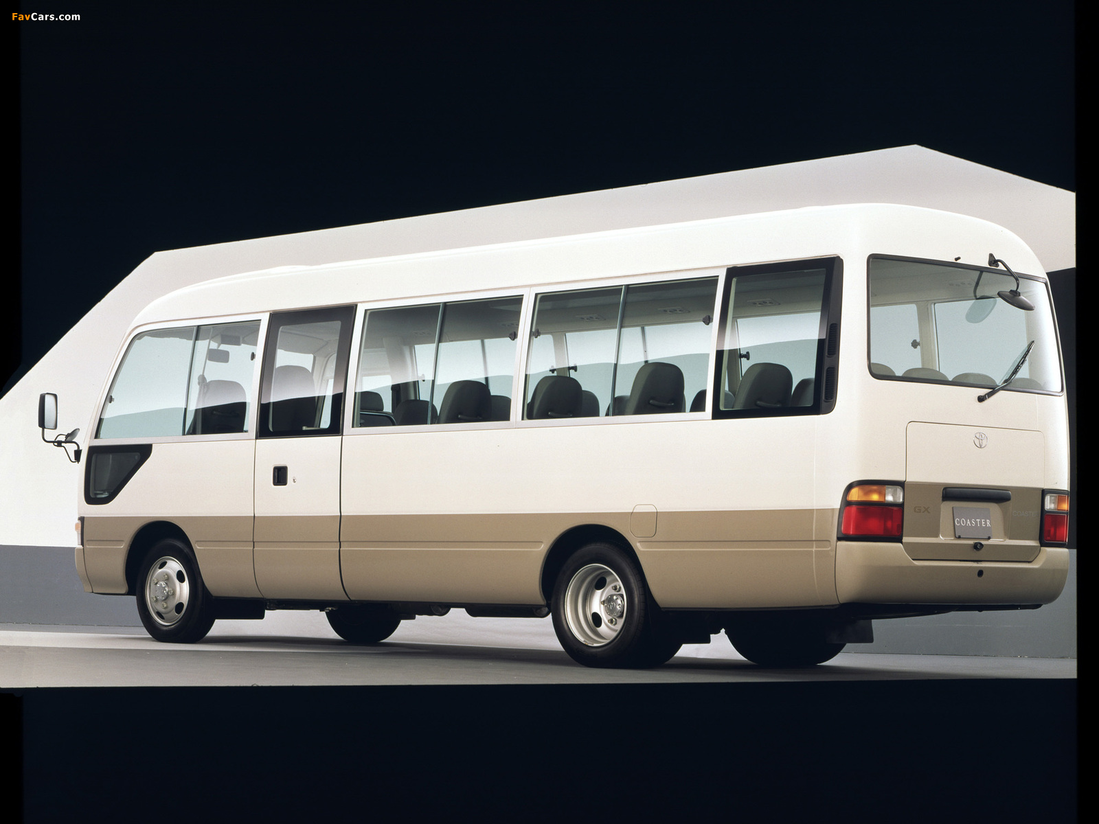 Pictures of Toyota Coaster JP-spec (B50) 1992–2001 (1600 x 1200)
