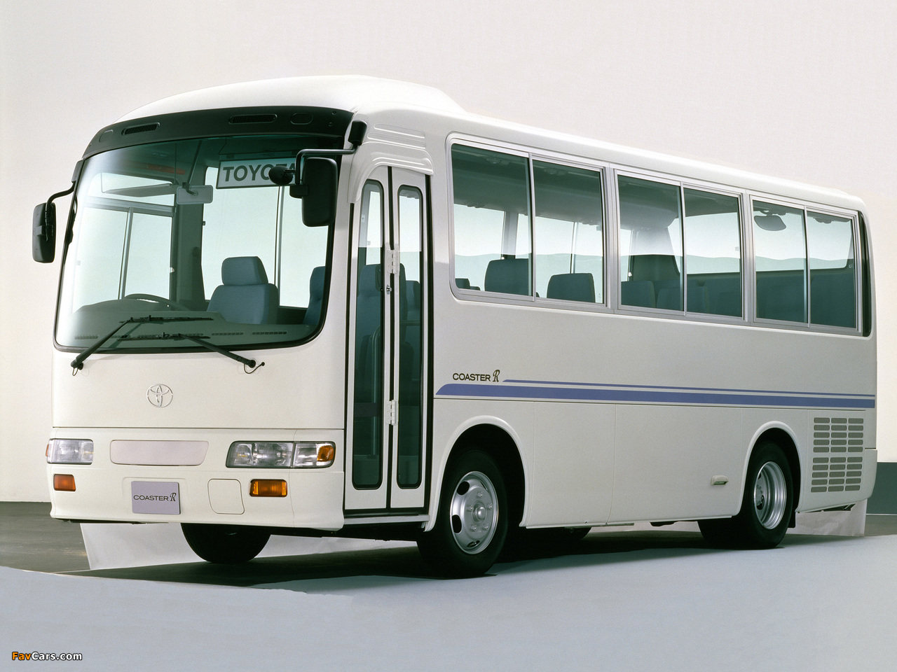 Toyota Coaster R (RX4JF) 1996–2004 images (1280 x 960)