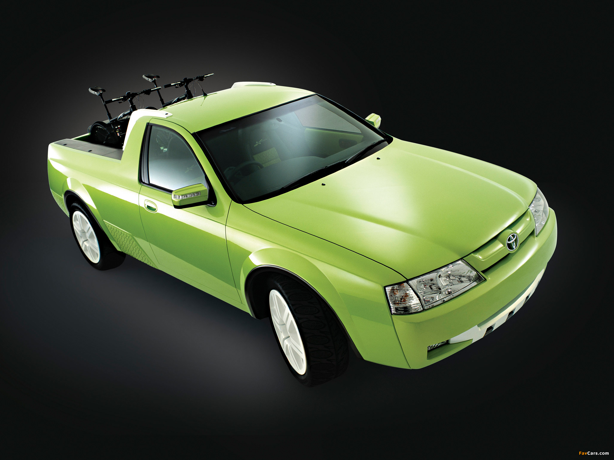 Toyota X-Runner Concept 2003 wallpapers (2048 x 1536)