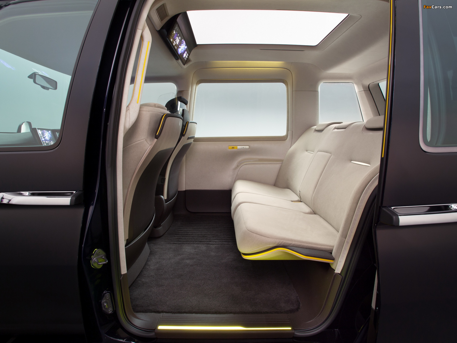 Toyota JPN Taxi Concept 2013 wallpapers (1600 x 1200)