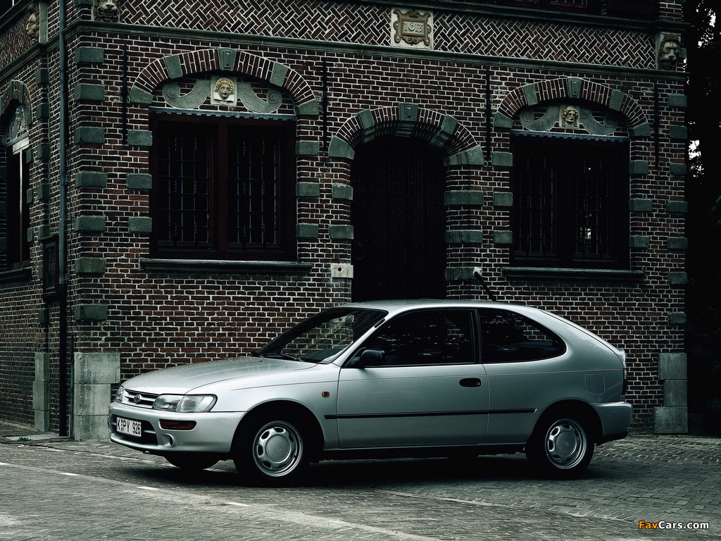 Photos of Toyota Corolla Compact 3-door (E100) 1991–98 (1024 x 768)