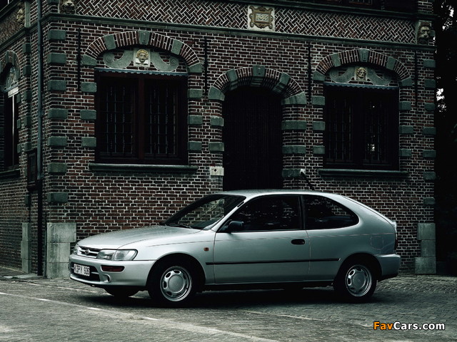 Photos of Toyota Corolla Compact 3-door (E100) 1991–98 (640 x 480)