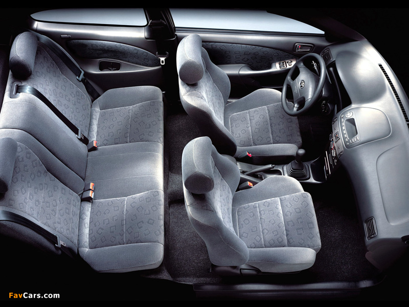 Photos of Toyota Corolla Compact 3-door (E110) 1999–2001 (800 x 600)