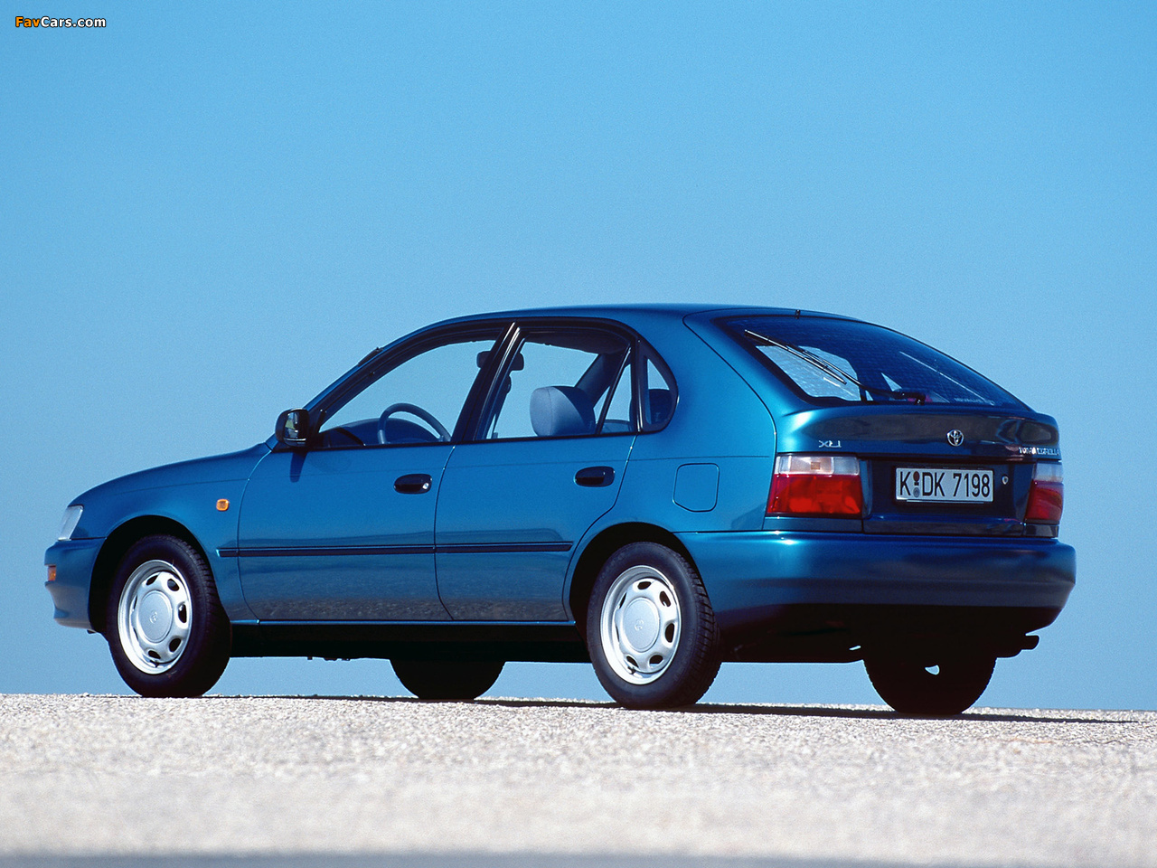 Toyota Corolla Compact 5-door (E100) 1991–98 wallpapers (1280 x 960)