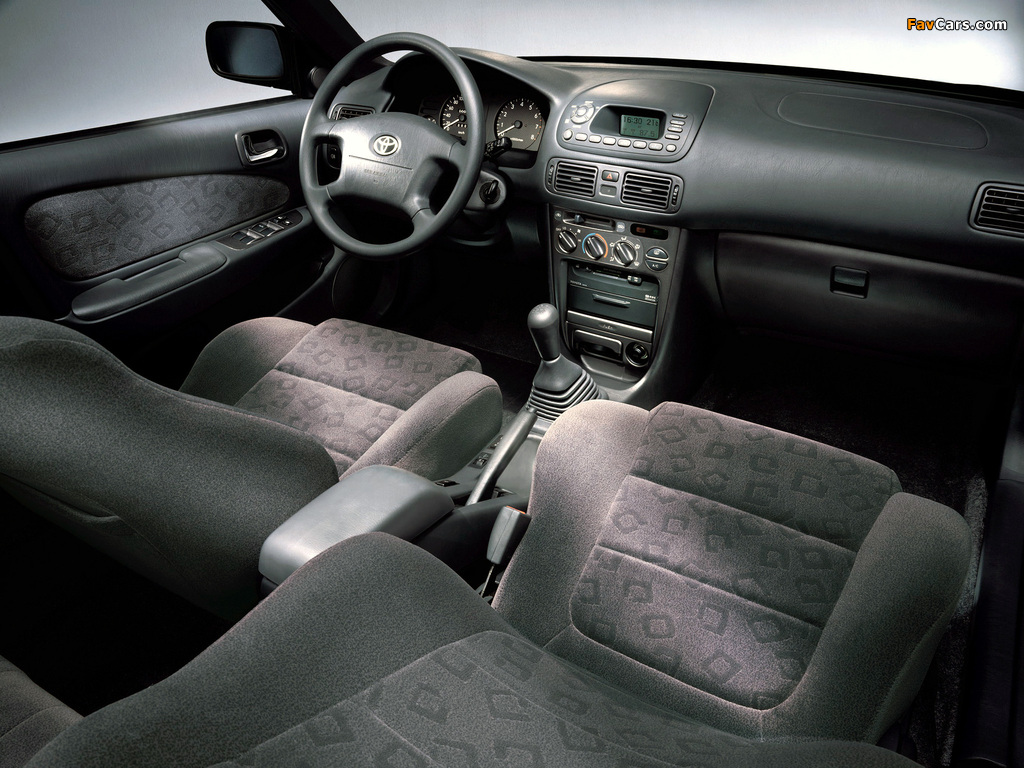 Toyota Corolla Compact 3-door (E110) 1999–2001 wallpapers (1024 x 768)