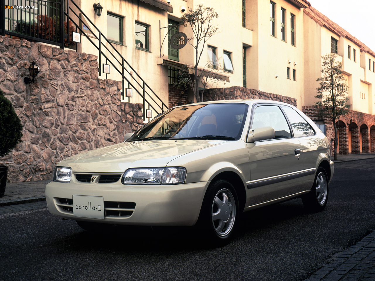 Toyota Corolla II 1.5 Tiara 1997–99 photos (1280 x 960)
