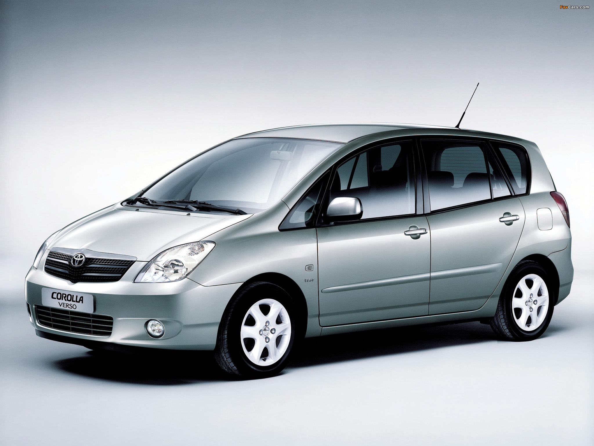 Images of Toyota Corolla Verso 2001–04 (2048 x 1536)