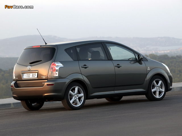 Images of Toyota Corolla Verso 2004–09 (640 x 480)