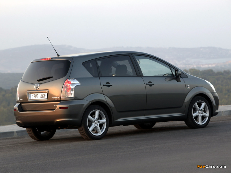 Images of Toyota Corolla Verso 2004–09 (800 x 600)