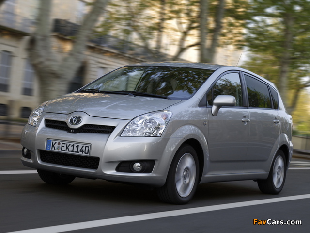 Images of Toyota Corolla Verso 2007–09 (640 x 480)