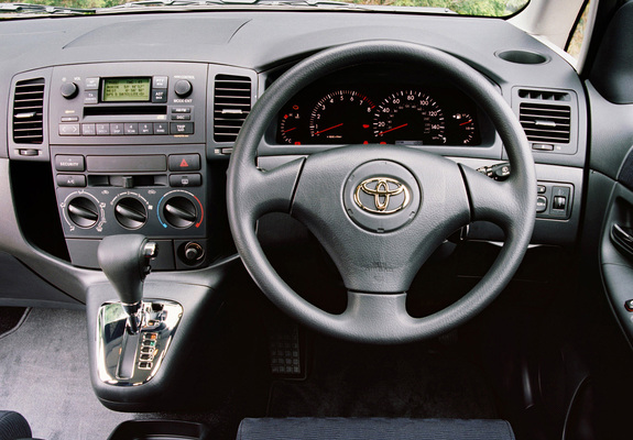 Pictures of Toyota Corolla Verso UK-spec 2001–04