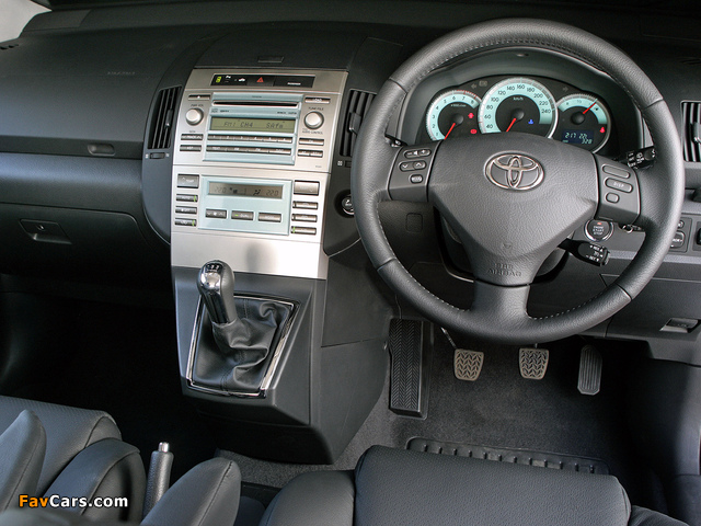 Pictures of Toyota Corolla Verso ZA-spec 2004–09 (640 x 480)