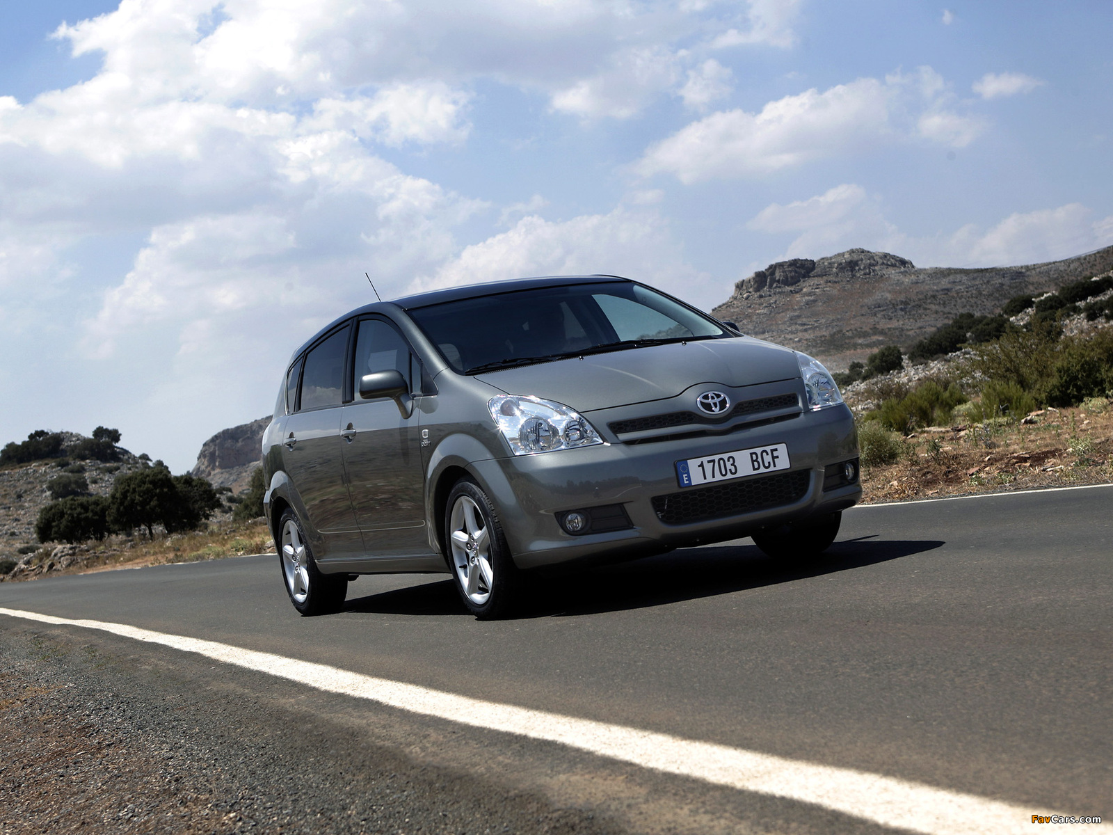 Pictures of Toyota Corolla Verso 2004–09 (1600 x 1200)