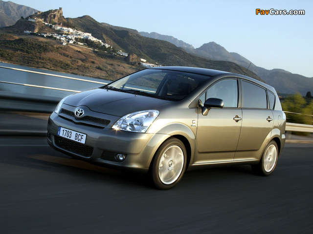Toyota Corolla Verso 2004–09 images (640 x 480)