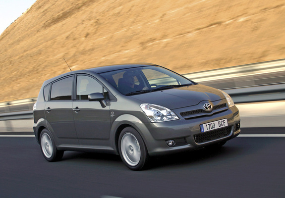 toyota-corolla-verso-2004-09-photos