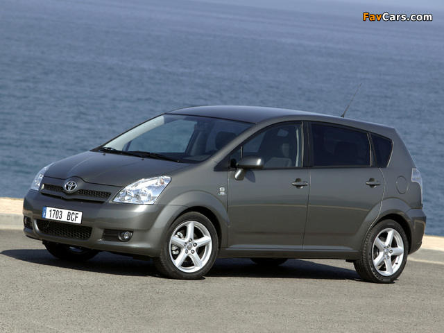 Toyota Corolla Verso 2004–09 wallpapers (640 x 480)