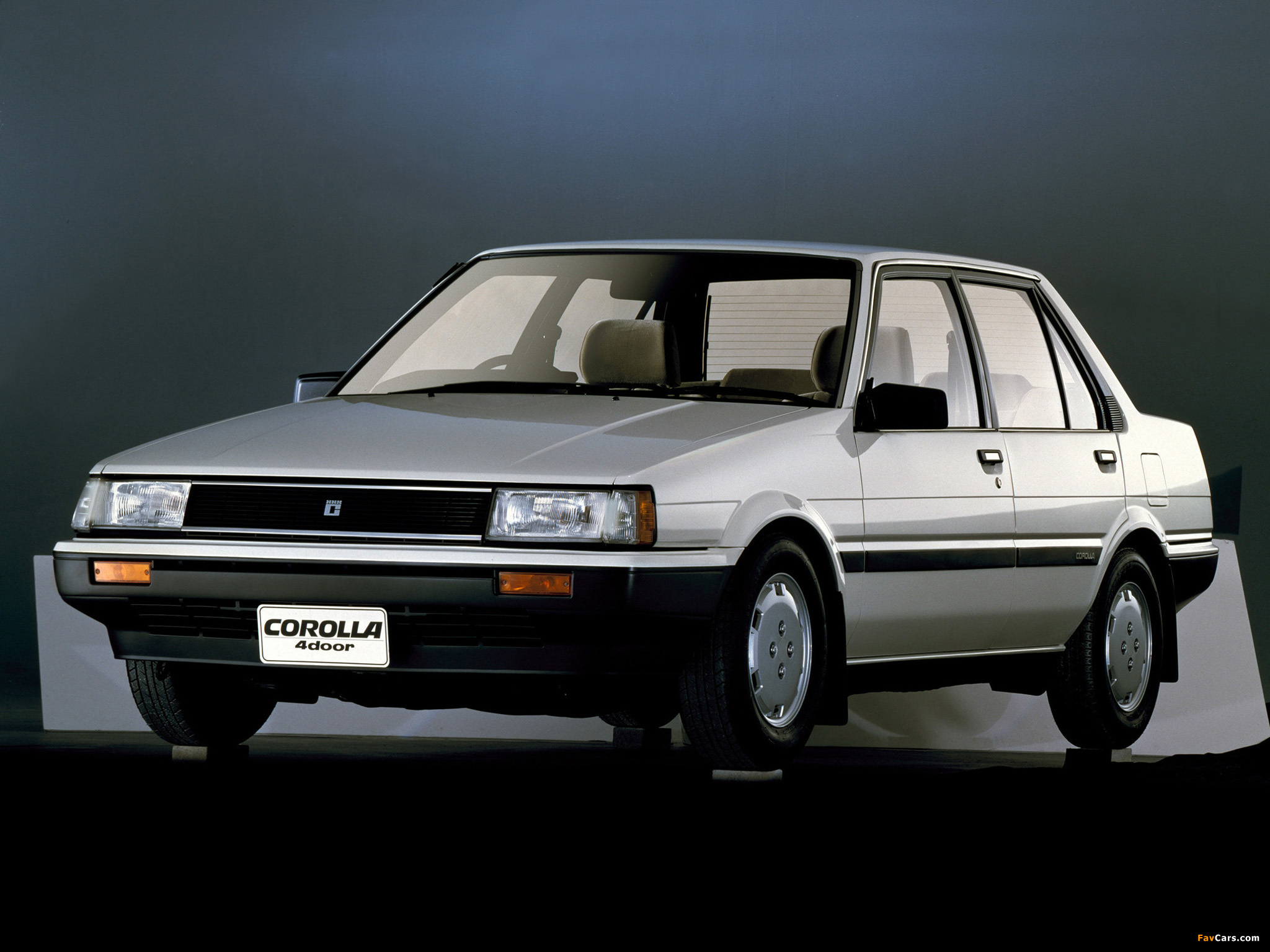 Images of Toyota Corolla Sedan JP-spec 1983–87 (2048 x 1536)