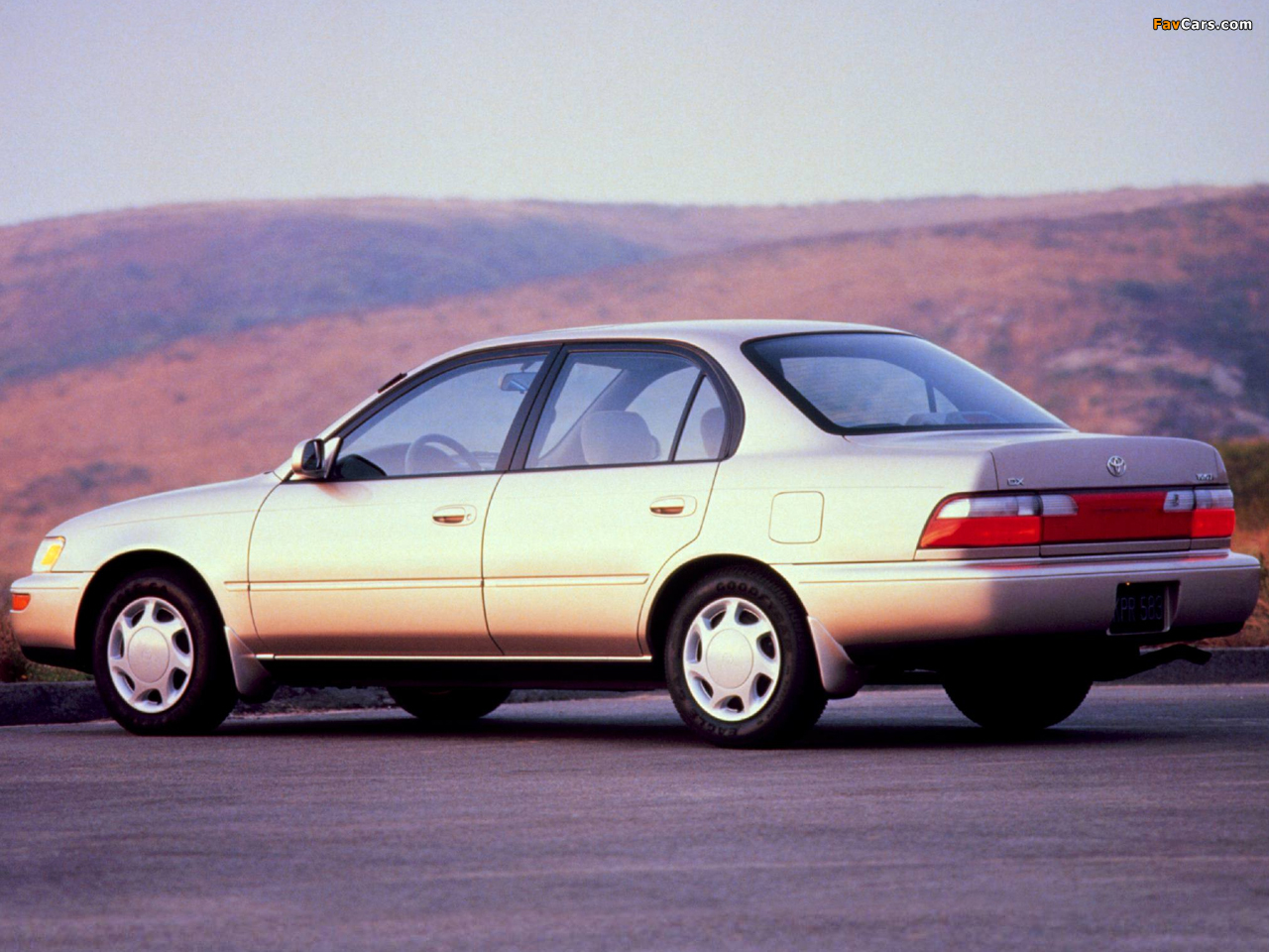 Images of Toyota Corolla Sedan US-spec 1996–97 (1280 x 960)