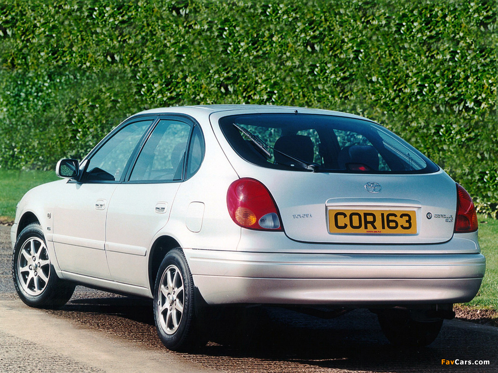 Images of Toyota Corolla 5-door UK-spec (AE110) 1999–2001 (1024 x 768)