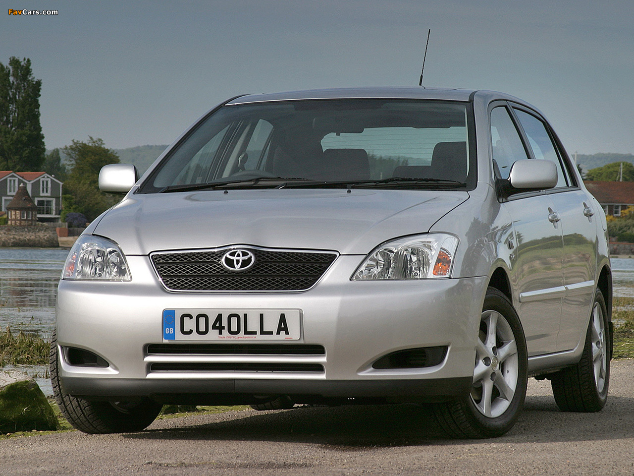 Images of Toyota Corolla 5-door UK-spec 2001–04 (1280 x 960)