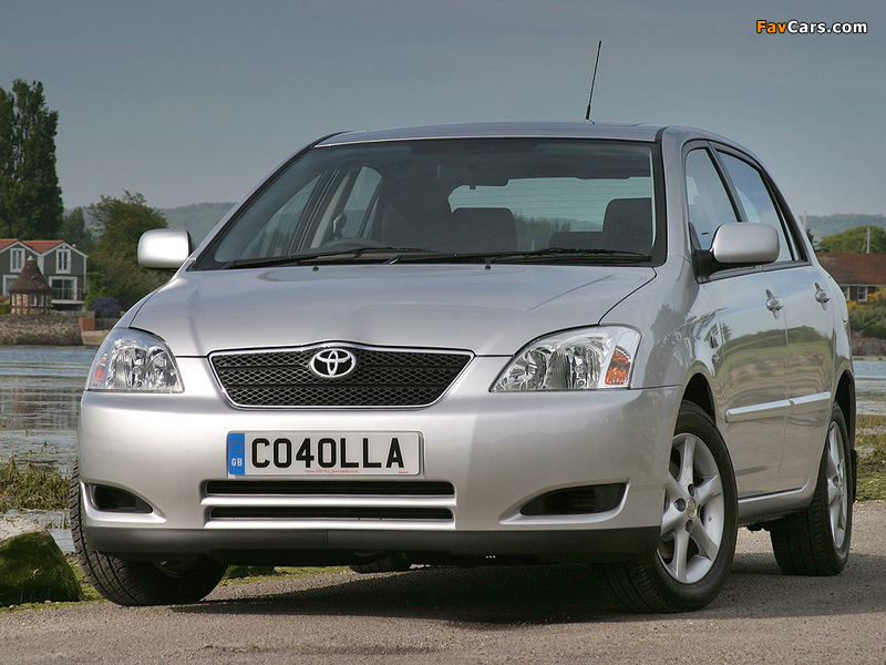 Images of Toyota Corolla 5-door UK-spec 2001–04 (800 x 600)