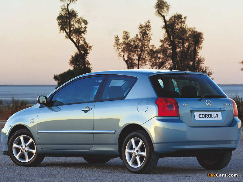 Images of Toyota Corolla 3-door 2001–04 (800 x 600)