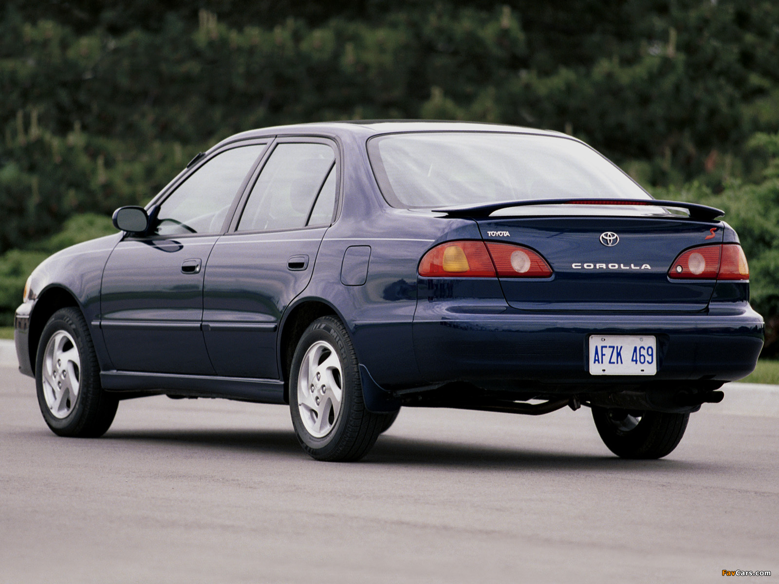Images of Toyota Corolla S Sedan US-spec 2001–02 (1600 x 1200)