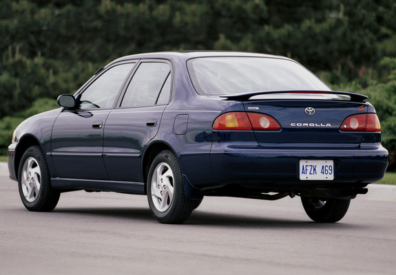 Images of Toyota Corolla S Sedan US-spec 2001–02