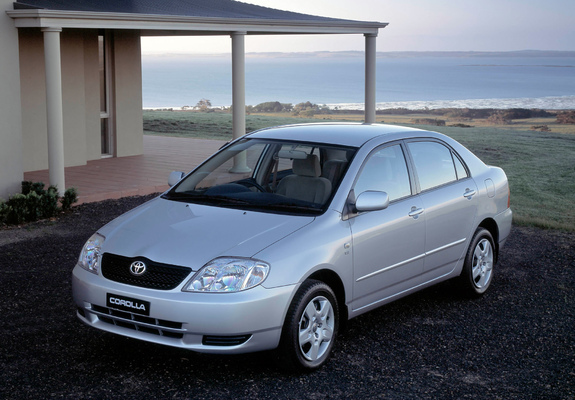 Images of Toyota Corolla Conquest Sedan 2001–04