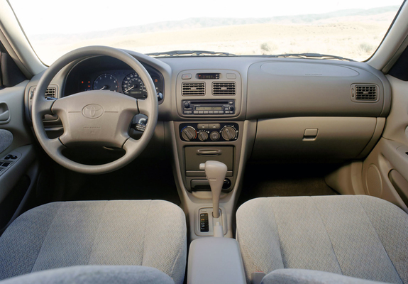 Images of Toyota Corolla Sedan US-spec 2001–02