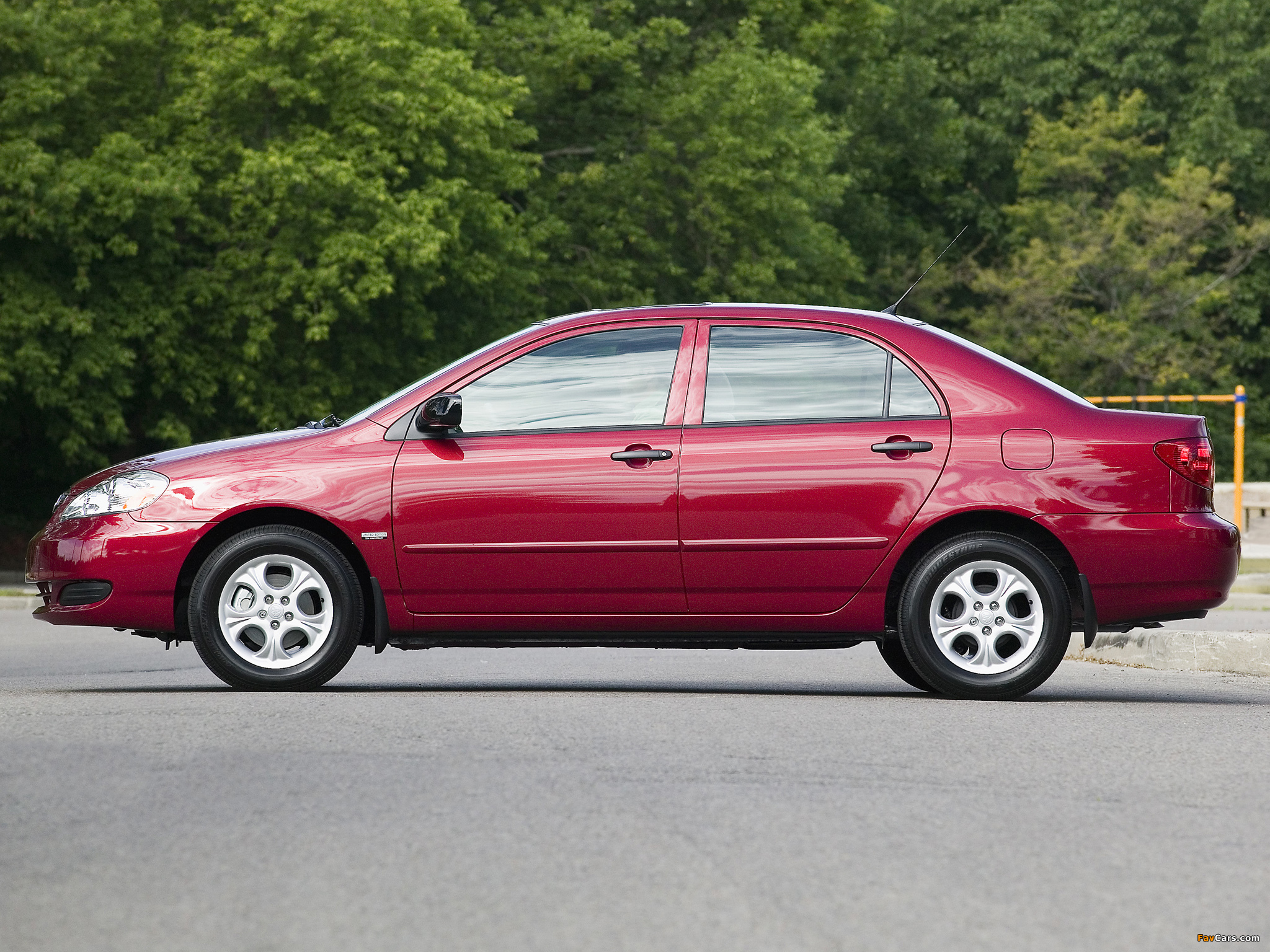 Images of Toyota Corolla US-spec 2002–08 (2048 x 1536)