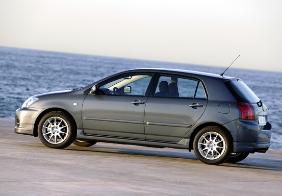 Images of Toyota Corolla T-Sport 5-door 2004–07