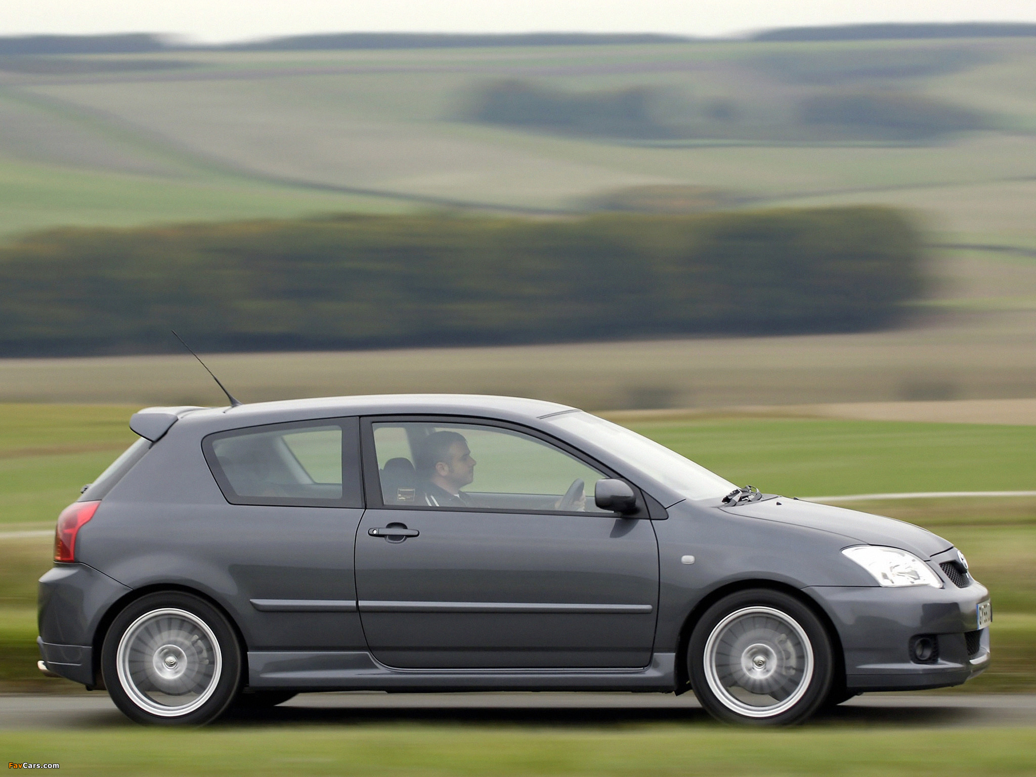 Images of Toyota Corolla T-Sport 3-door UK-spec 2004–07 (2048 x 1536)