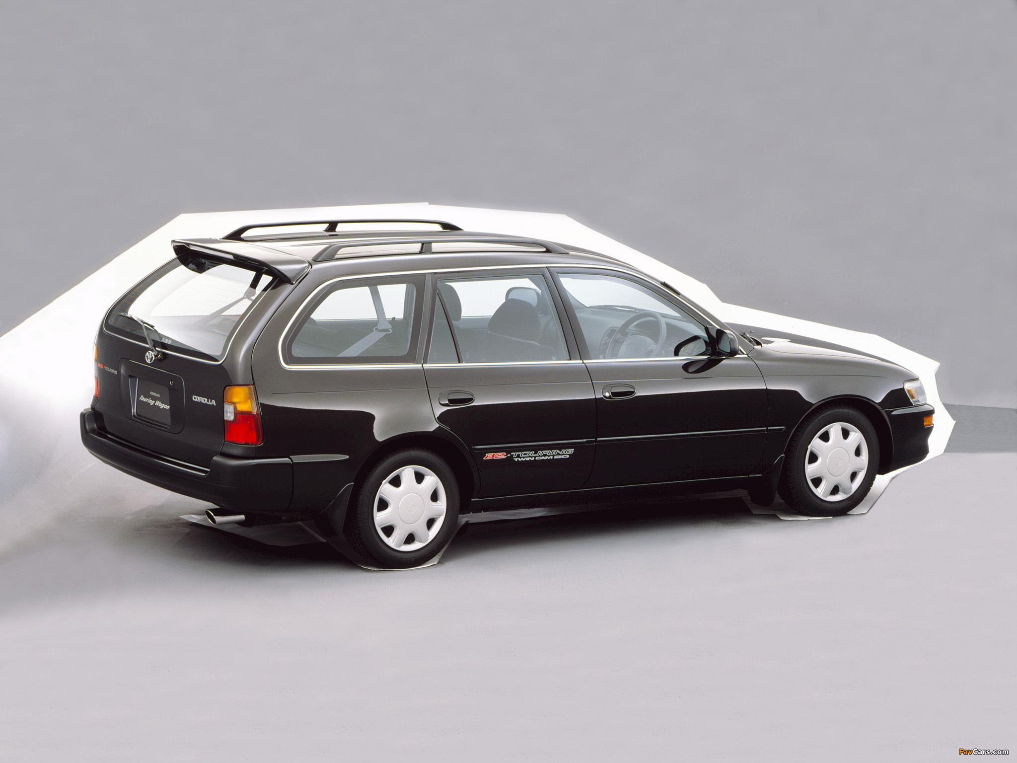 Photos of Toyota Corolla Touring Wagon JP-spec 1992–97 (2048 x 1536)