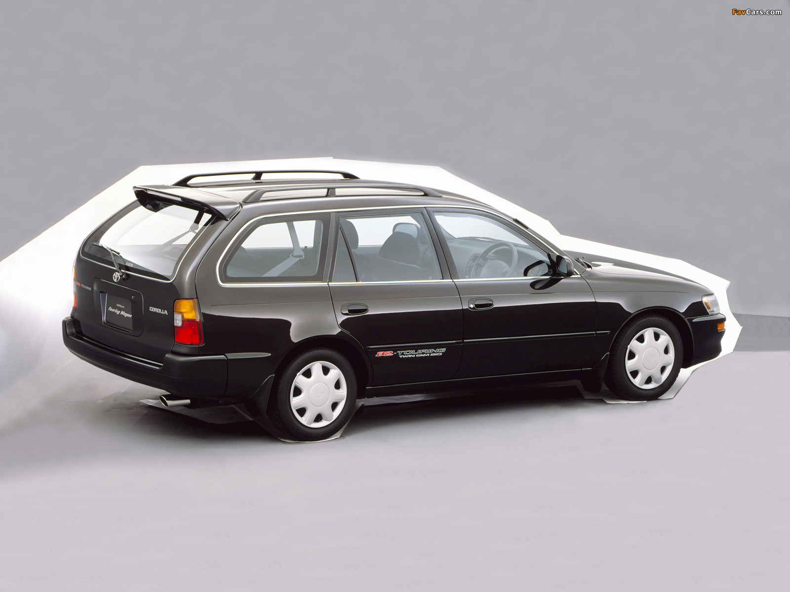 Photos of Toyota Corolla Touring Wagon JP-spec 1992–97 (1600 x 1200)