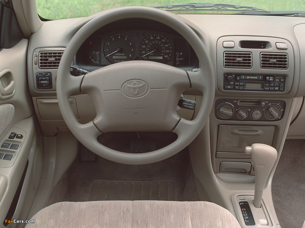 Photos of Toyota Corolla Sedan US-spec 1999–2000 (1024 x 768)
