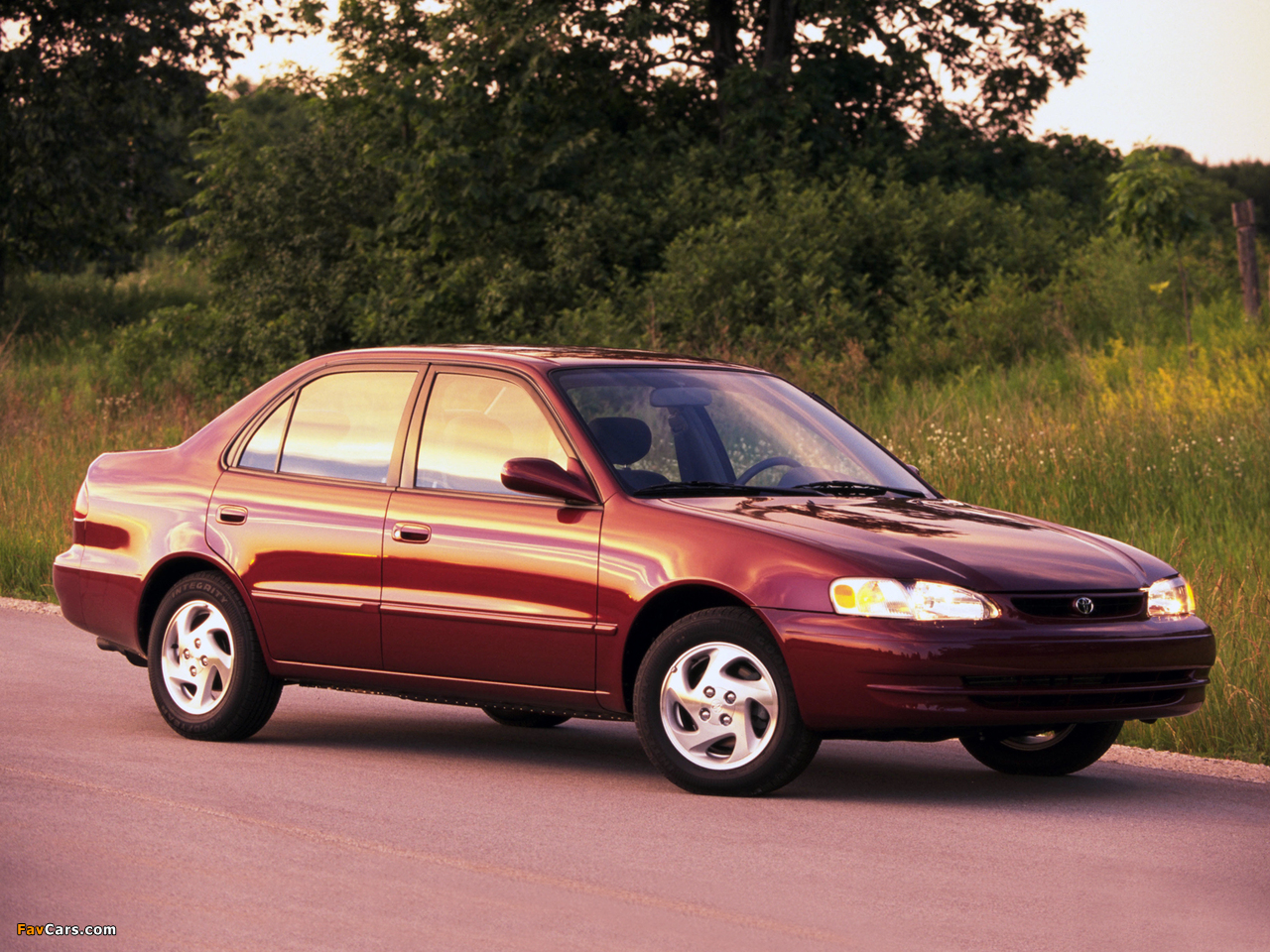 Photos of Toyota Corolla Sedan US-spec 1999–2000 (1280 x 960)