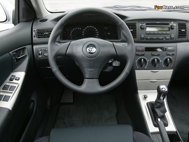 Photos of Toyota Corolla XRS US-spec 2002–08 (640 x 480)