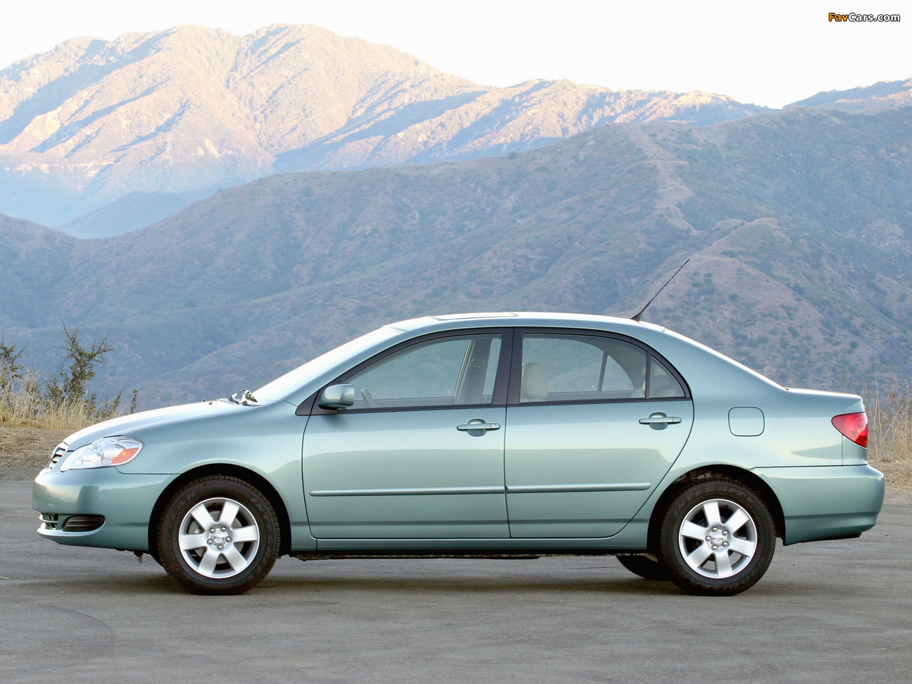 Photos of Toyota Corolla US-spec 2002–08 (1280 x 960)