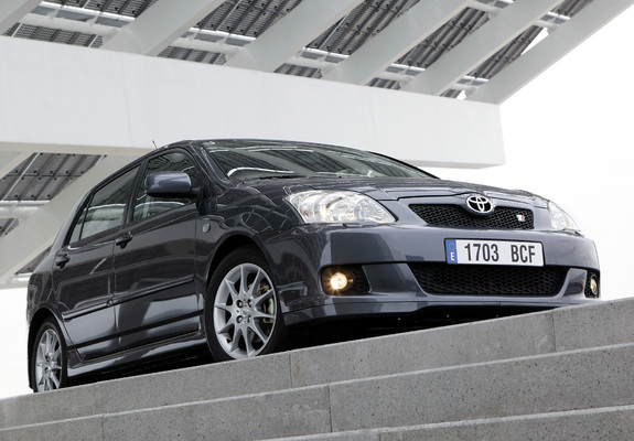 Photos of Toyota Corolla T-Sport 5-door 2004–07