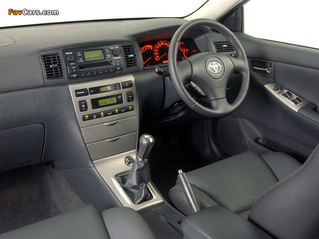 Photos of Toyota Corolla RunX ZA-spec 2004–06 (640 x 480)