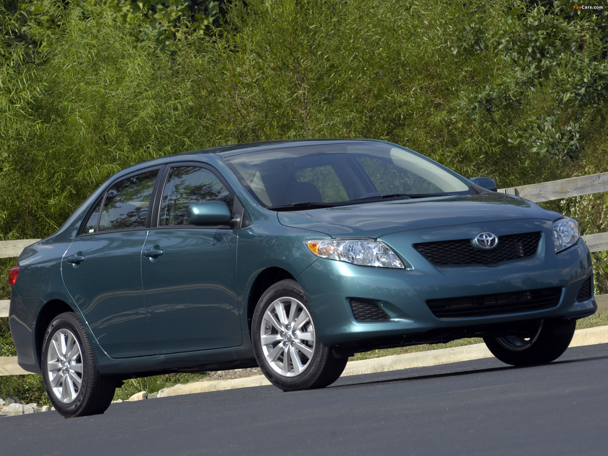 Photos of Toyota Corolla XLE US-spec 2008–10 (2048 x 1536)