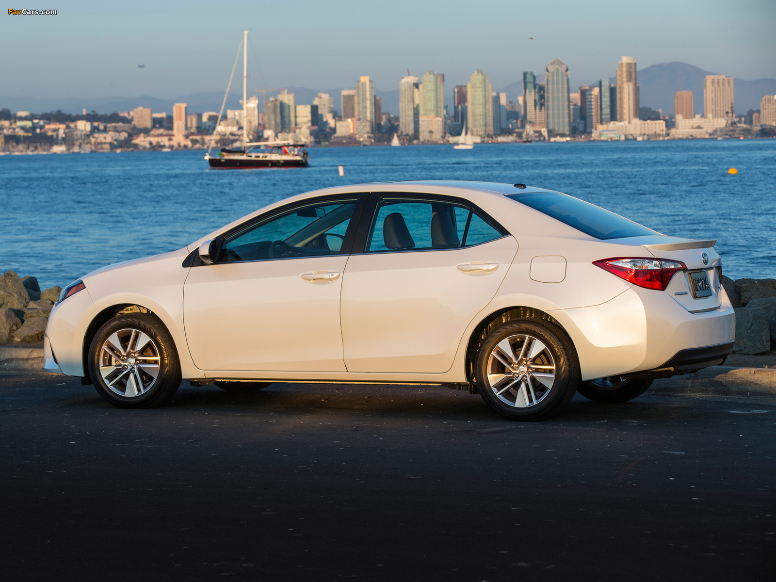 Photos of Toyota Corolla LE Eco US-spec 2013 (1600 x 1200)