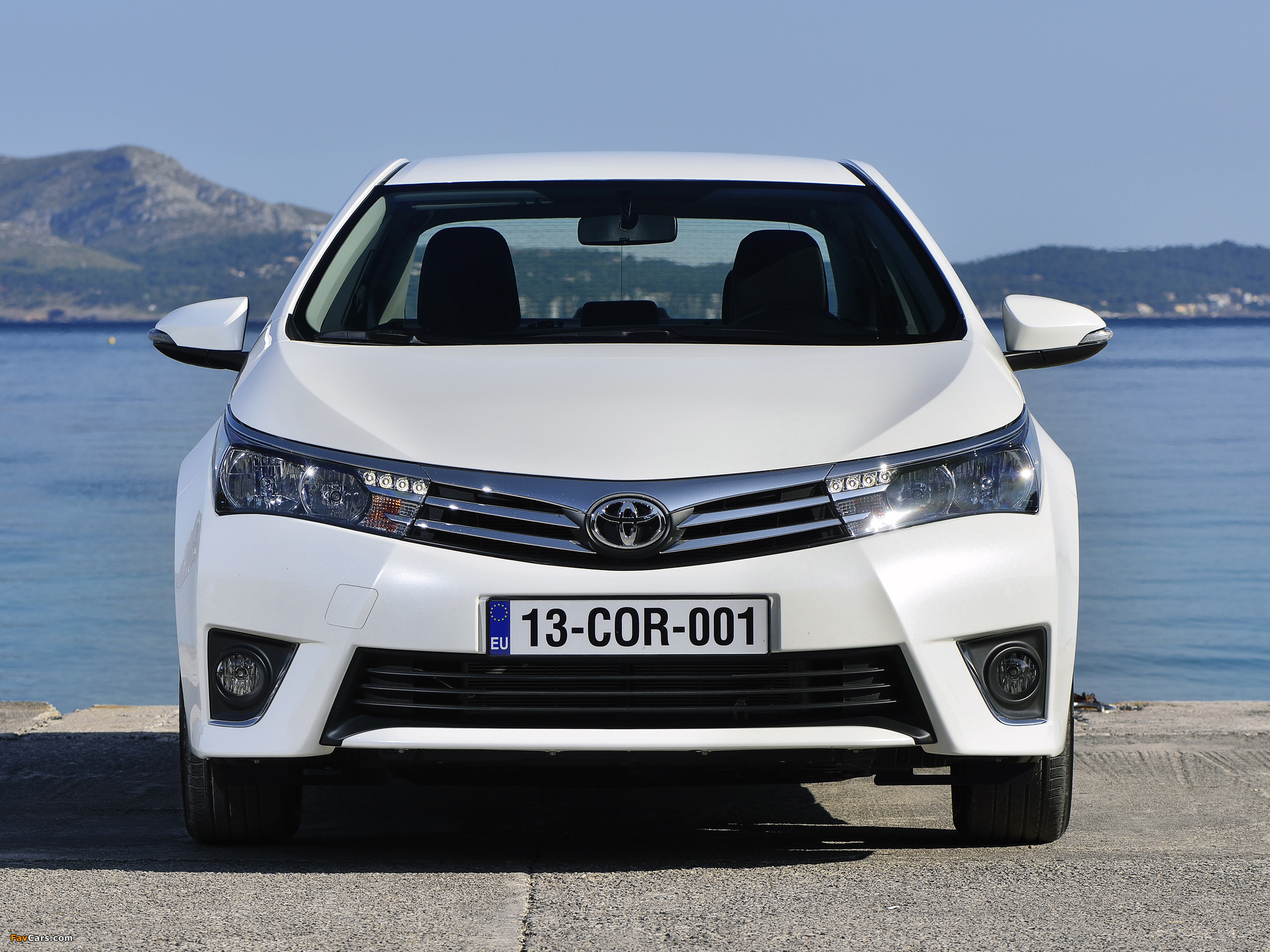 Photos of Toyota Corolla EU-spec 2013 (2048 x 1536)