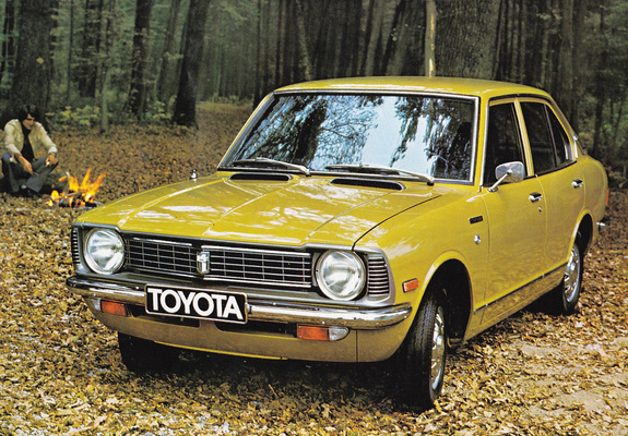 Pictures of Toyota Corolla 4-door Sedan (KE20) 1970–74