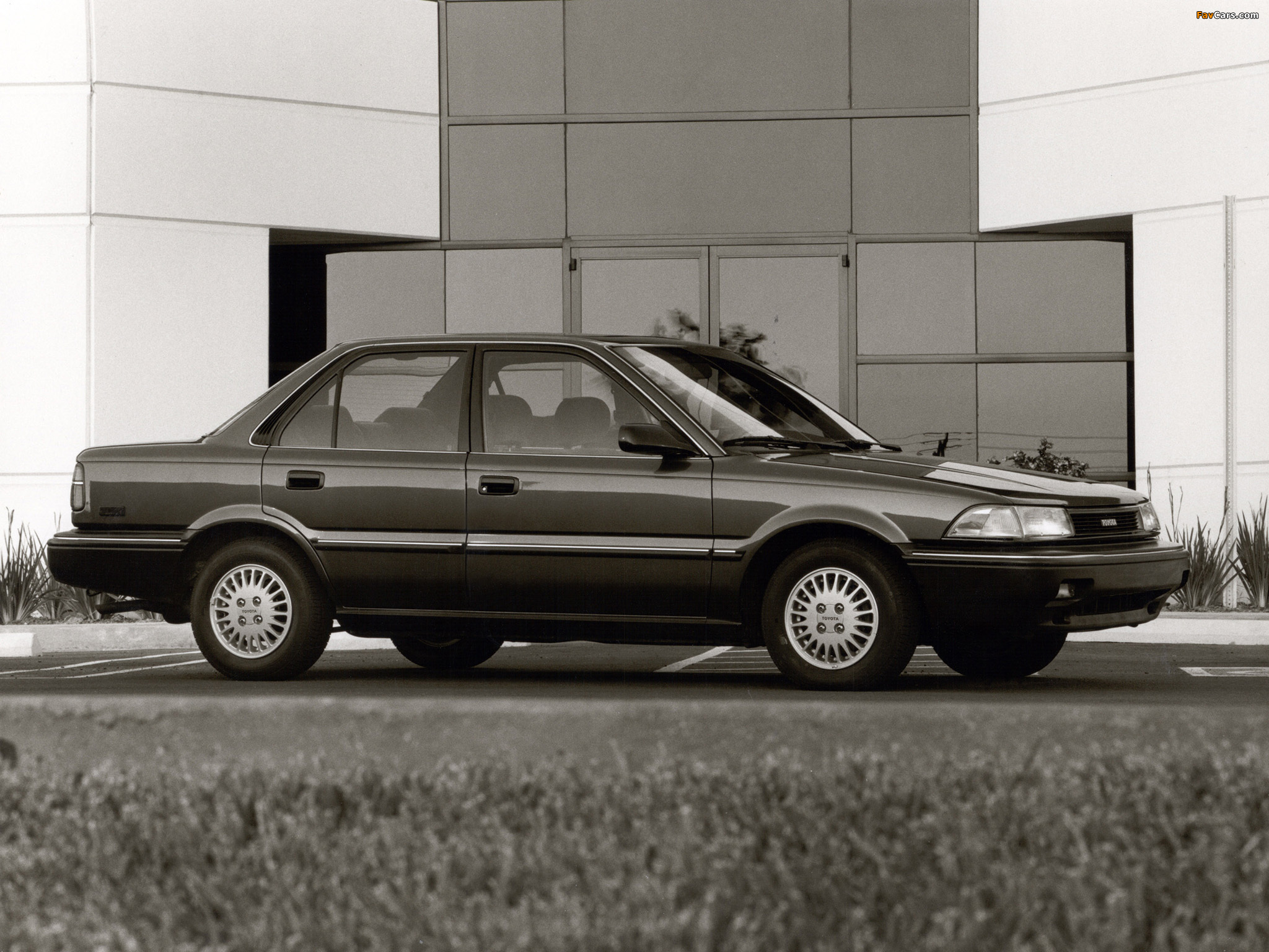 Pictures of Toyota Corolla Sedan LE US-spec 1987–91 (2048 x 1536)