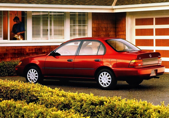 Pictures of Toyota Corolla Sedan US-spec 1992–96